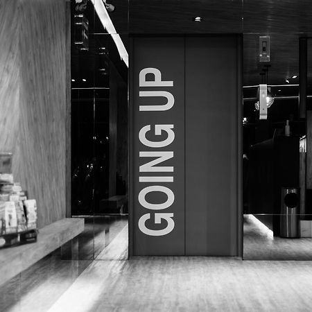 Suites Contempo Città del Messico Esterno foto The elevator at the entrance of the building