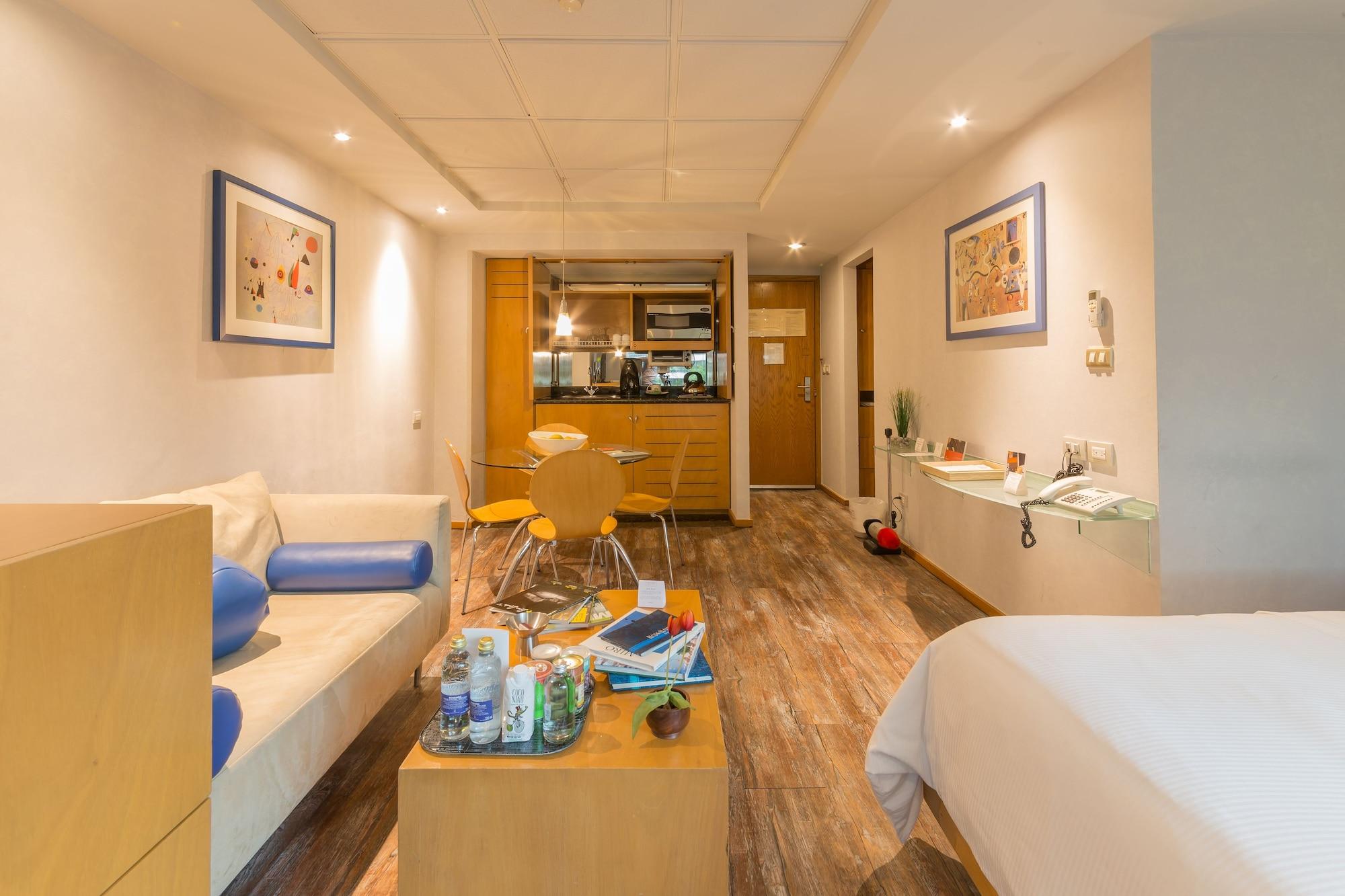 Suites Contempo Città del Messico Esterno foto A typical studio apartment