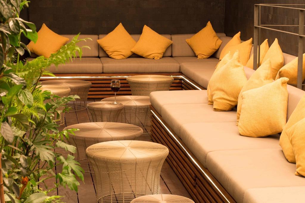 Suites Contempo Città del Messico Esterno foto The interior of the lounge