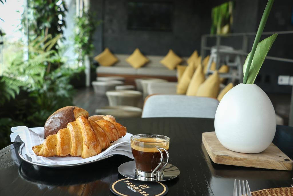 Suites Contempo Città del Messico Esterno foto Croissants and coffee