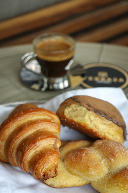 Suites Contempo Città del Messico Esterno foto A typical Italian breakfast
