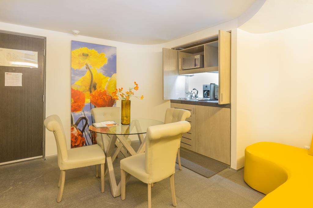 Suites Contempo Città del Messico Esterno foto A typical apartment