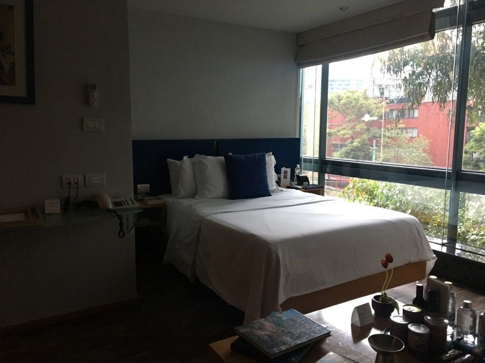 Suites Contempo Città del Messico Esterno foto A bedroom at the hotel