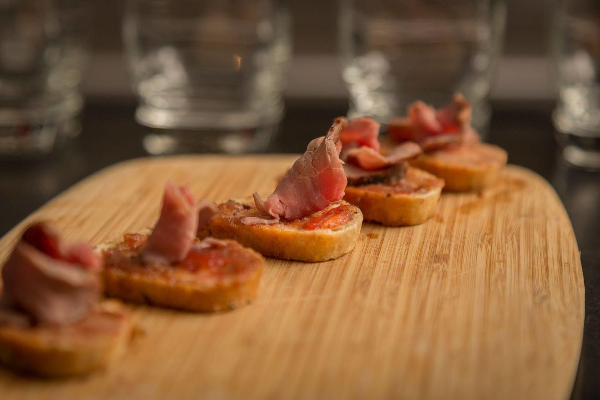 Suites Contempo Città del Messico Esterno foto Toast with ham