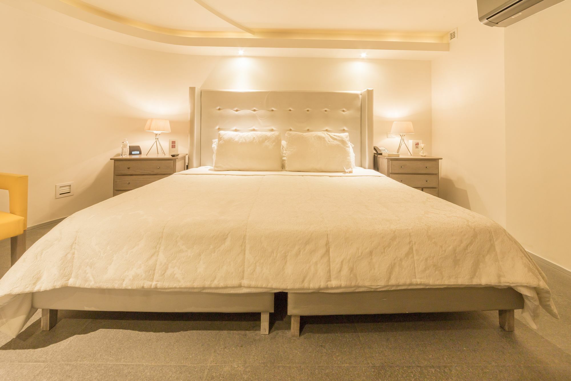 Suites Contempo Città del Messico Esterno foto A bedroom